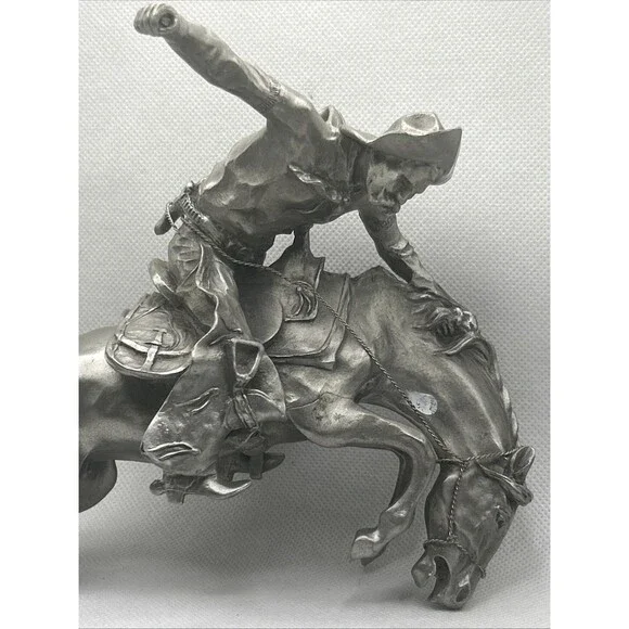 1983 CHILMARK ? Cheyenne inspired by Fredric Remington ? As Is No stand No Base - Picture 2 of 9